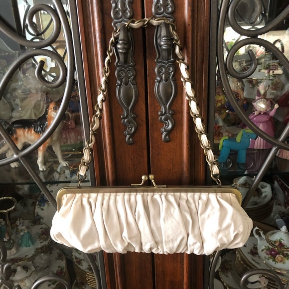 BCBGMAXAZRIA Clutch. - Picture 1 of 6